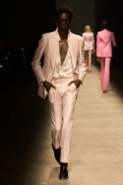 Look 29